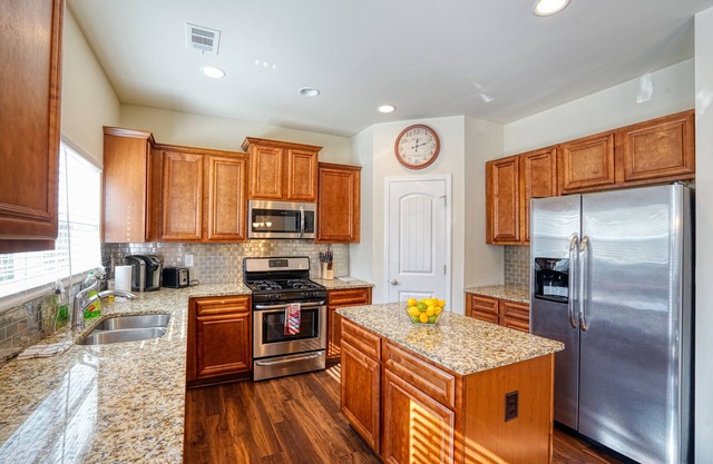 Lovely Home Conveniently Located for Corporate,Family & Individual STays