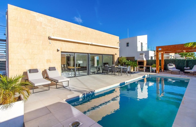 Lovely home in Polop de la Marina
