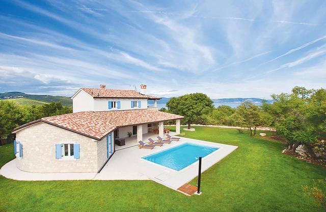 Lovely home in Labin with WiFi