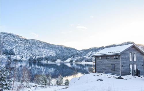 Lovely Home In Masfjordnes With Wifi