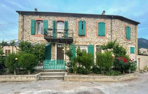 Lovely Home In Menglon With Kitchen