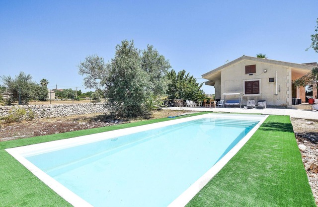 Lovely home in Modica with WiFi