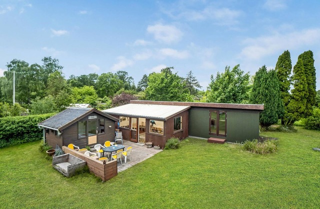 Lovely home in Sjællands Odde with WiFi