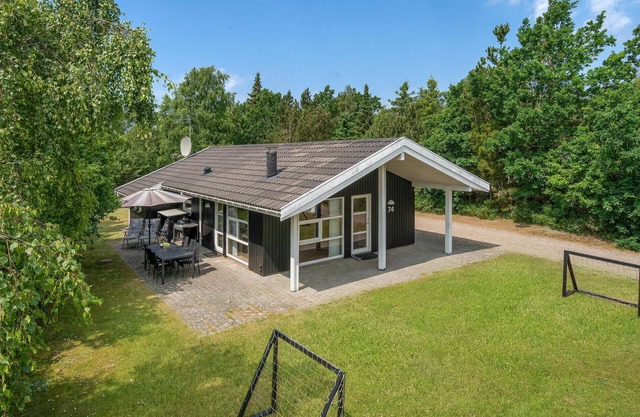 Lovely home in Vig with kitchen