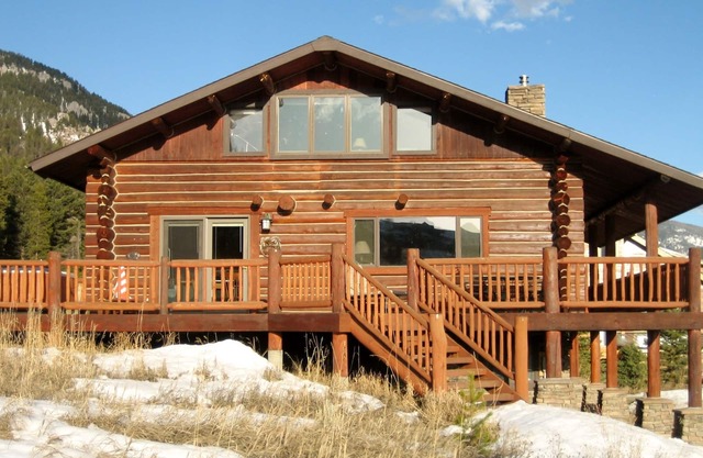 Lovely Log cabin in the heart of Big Sky