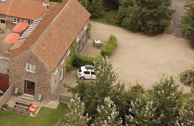 Lovely Property Filey sleeps 10 in 2 cottages