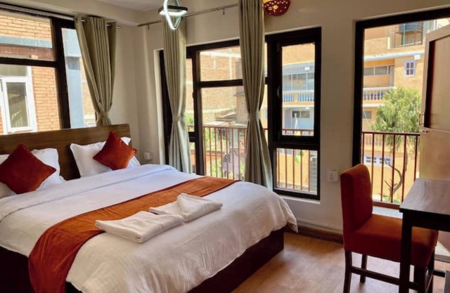 Lovely Queen Room with balcony