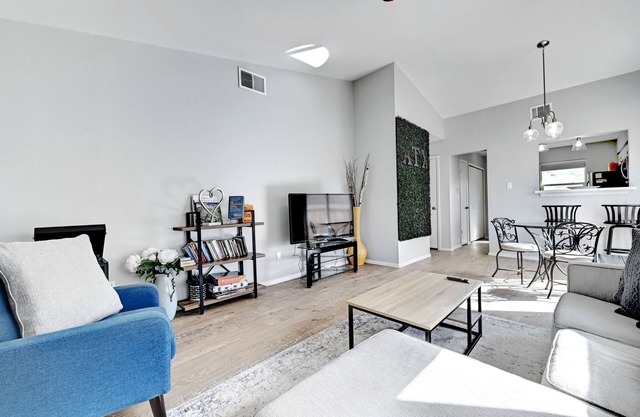 Lovely South Austin Retreat - 2/1