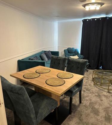 Lovely Two Bedroom Flat