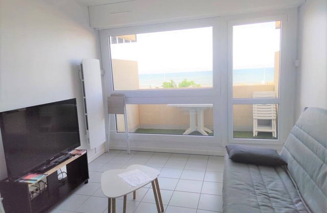 Lovely type 2 duplex apartment with full ocean views