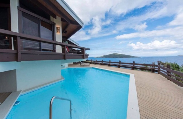 Lovenlund Bay Villa - Designer's Dream!