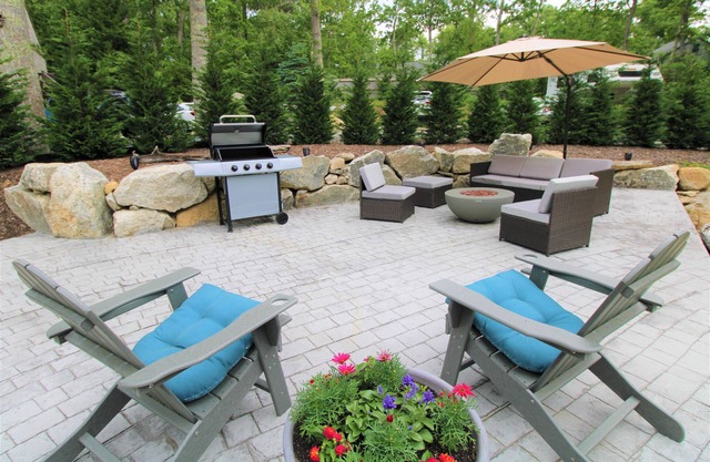 Lower Level Apartment Close to Town and Beaches (2314)