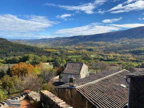 Lubéron Grde Maison de village avec terrasse 4 chambres doubles