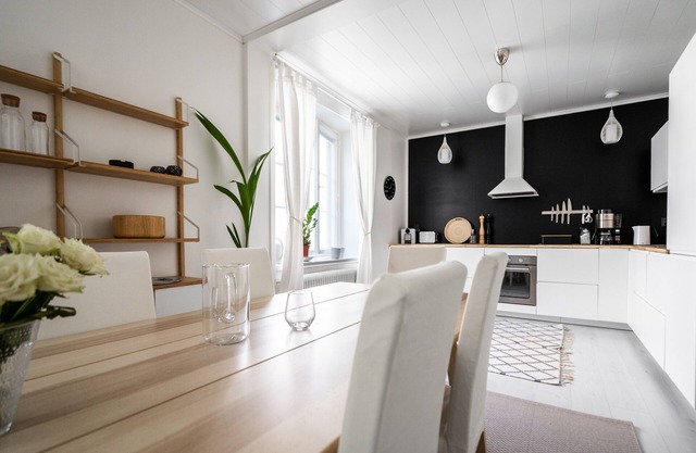 Luminous 1br next to Puu-Vallilla
