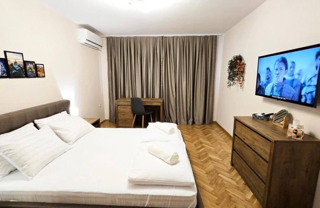 Lux 2-bedroom apartment with WiFi, AC in enjoyable Veliko Tarnovo