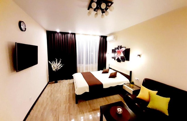 Lux Apartment on Velizhskaya