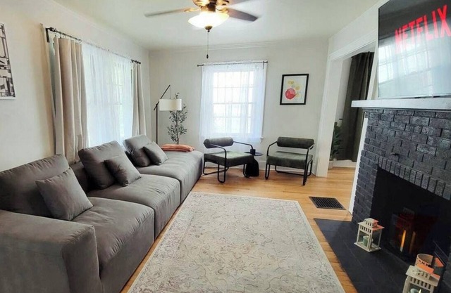 Lux Home Near Downtown & Notre Dame with Fire-pit