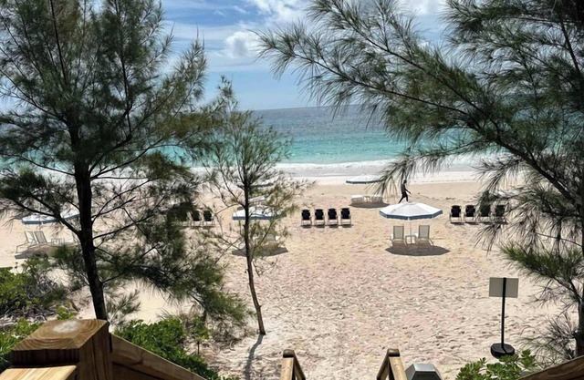 Lux Waterfront Cottage in Exclusive Briland Club w/Marina, Beach, Pickleball