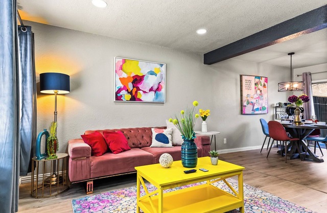 Luxe 2-Bedroom Retreat; Workspace Netflix