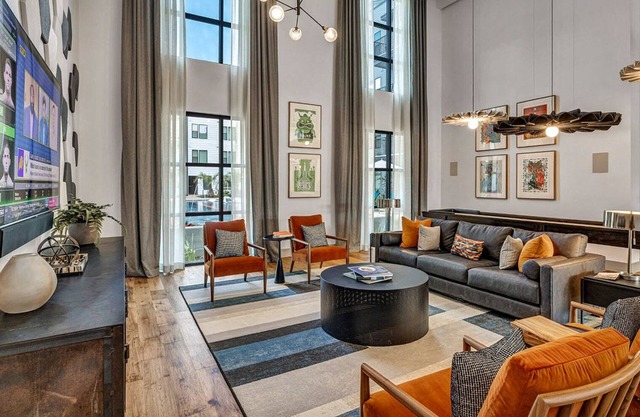 Luxe East Austin 1BR w/Pool, Gym & W/D, nr airport, by Blueground