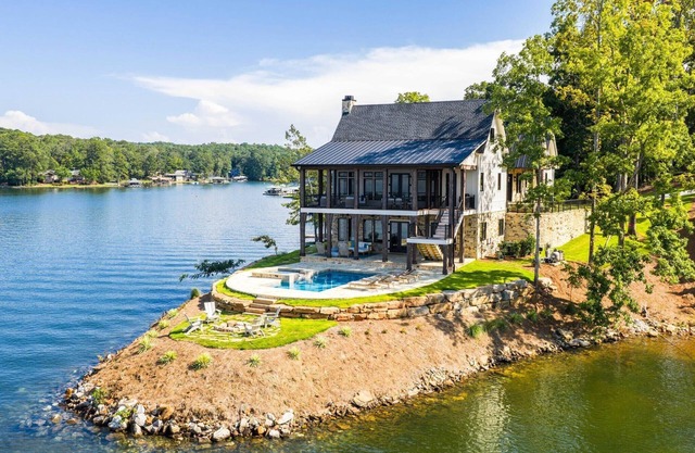 Luxe Lake Martin Home Pool/Hot Tub Boat Dock