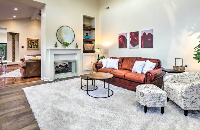 Luxe Nicholasville Home ~ 17 Mi to Lexington