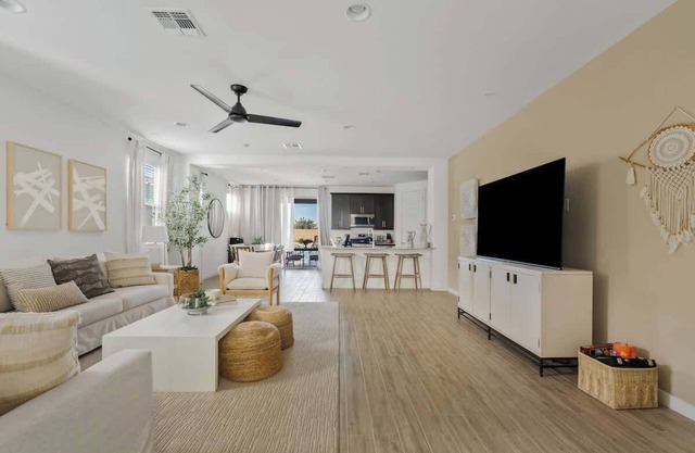 Luxe Queen Creek Home w/Pool, Yard, Work Station