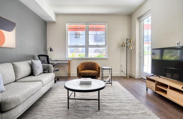Luxe San Mateo 1BR w/Gym, Roof Deck & W/D, near Caltrain, by Blueground