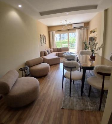 Luxerious apartment with a private garden and pool access