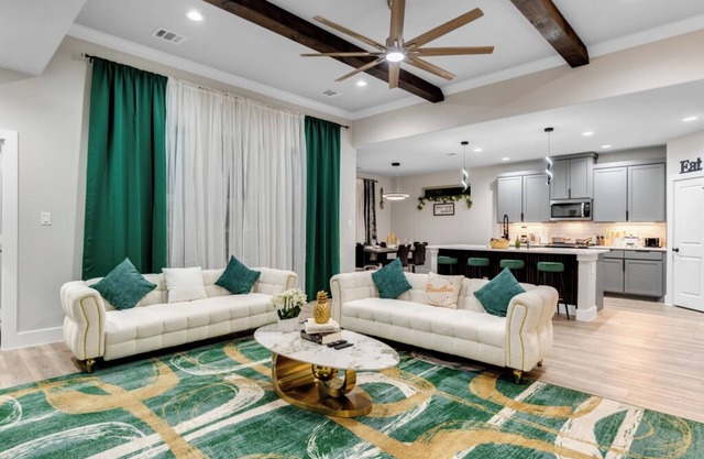 LuxeStay Grand Prairie Brand New Home Modern Vibe!