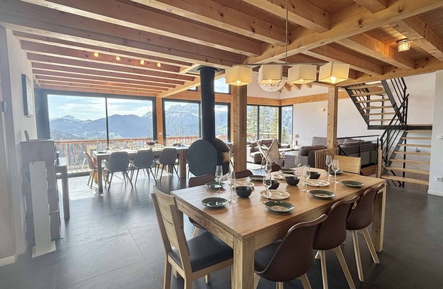 Luxurious 8-Room Chalet in Notre-Dame-de-Bellecombe - Sleeps 15, Jacuzzi, Sauna, Mountain Views