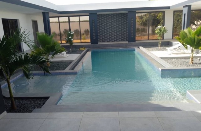 Luxurious 4-bedroom house next to Somone Lagune