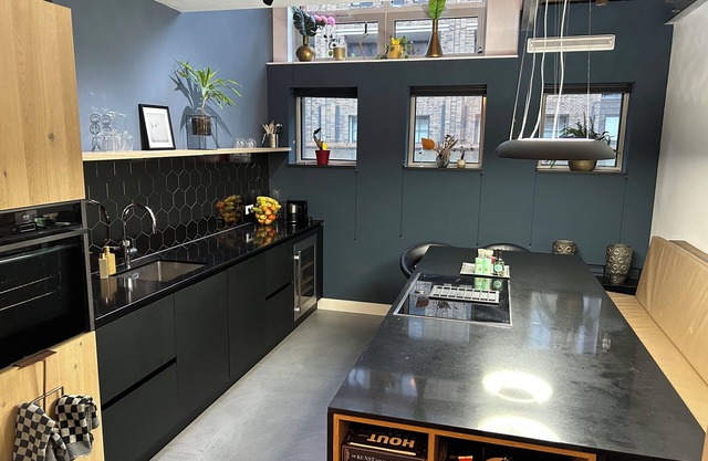 Luxurious 5-storey 3-bedroom townhome at the water in the heart of Amsterdam