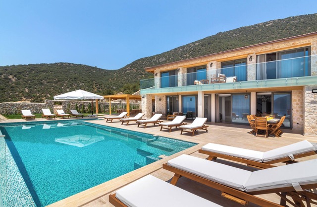 Luxurious 6-bedroom villa with WiFi, AC in brilliant Kalkan WE1