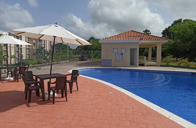 Luxurious Apartment 4to level with security camera