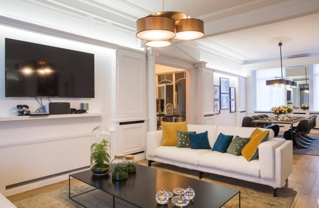 Luxurious air-conditioned 250 M2 Bourgeois apartment