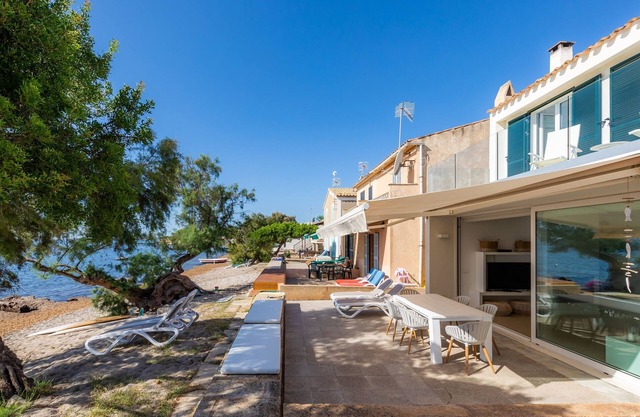 Luxurious and Modern Holiday Home "Port Nou Ca Na Cati" Directly at the Sea
