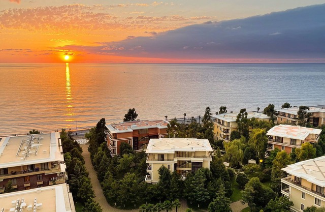 Luxurious Apartments Near Batumi! Enjoy multiple pools, aqua park, restaurants.