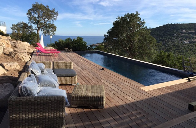 LUXURIOUS ARCHITECT VILLA 210 M2. 180 ° SEA AND MOUNTAIN VIEW IN TARCO