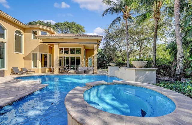 Luxurious Beach Home/Walk To Fun Beach/Gamer Room/Mins. to Downtown DelRay/WiFi
