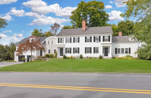 Luxurious, fully renovated 3 bedroom/3 bath Andover home steps from PA/Downtown.
