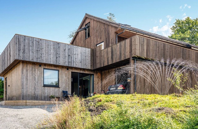 Luxurious home in Ytre Arna with WiFi