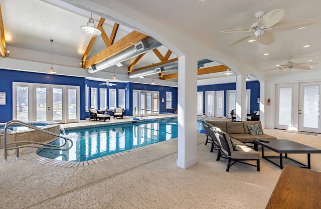 Luxurious Lakehouse With Indoor Pool-hot Tub-fire Pit
