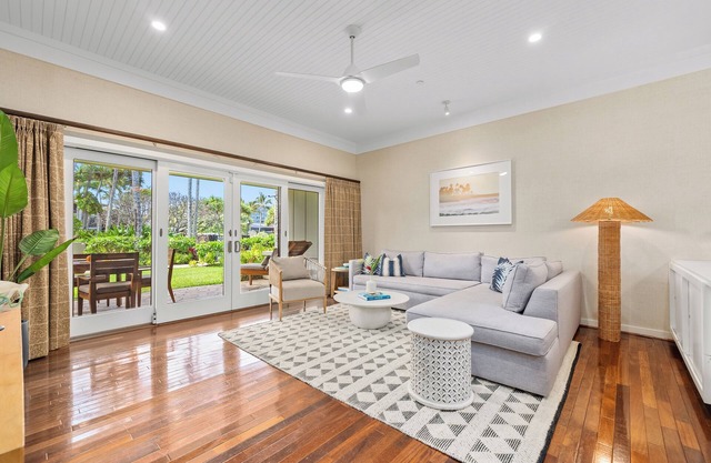 Luxurious Oceanfront 3BR Villa – Turtle Bay, Steps to Beach w/Pool+AC+Wifi