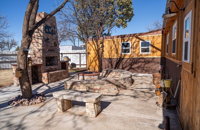 Luxurious Retreat near Jones AT&T Stadium!
