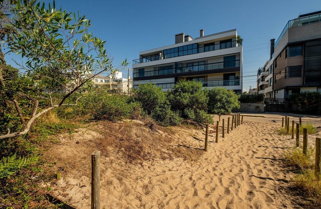 Luxurious Studio Right on the Sand in Irb203