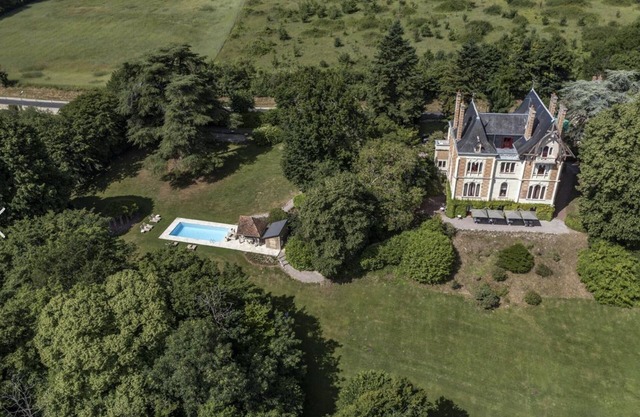 Luxury 19th-century French château in the Loire Valley