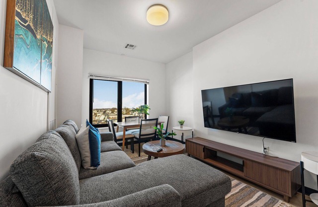 Luxury 1BR near Boston 9107