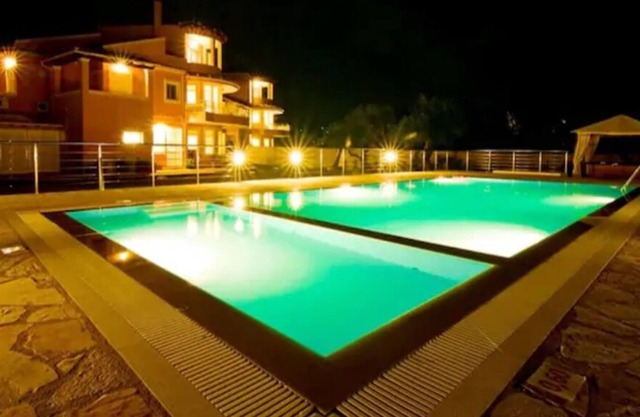 Luxury 3 Floor Villa with Private Pool and Garden