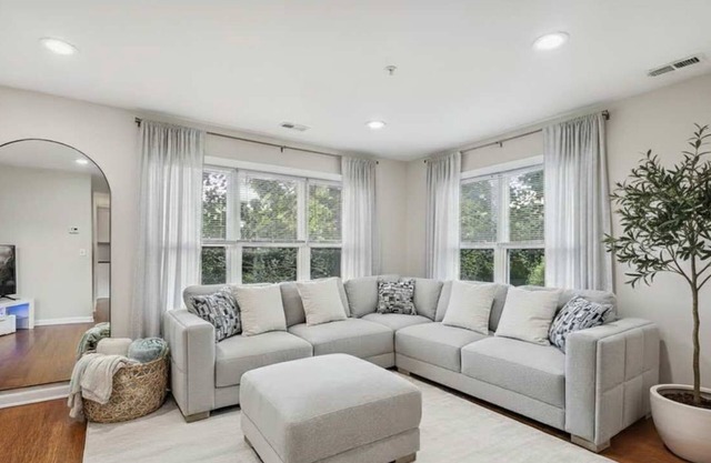 Luxury 4 Bed 5 Bath Penthouse with Rooftop Downtown Views